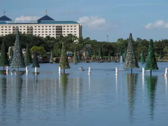 Beautiful park with great rollercoaster rides and amazing aquariums.