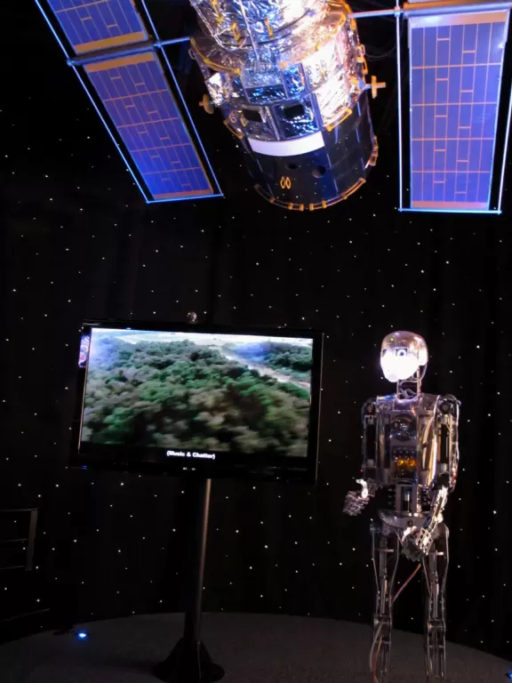 Very attractive center with real rockets, lunar buggies, space shuttles, and exhibits showing the history and current state of space travel. Fun!