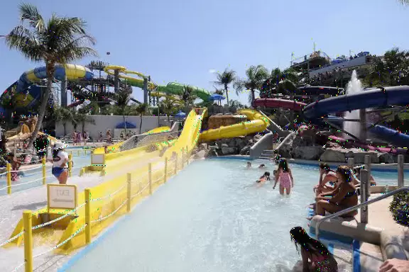 Water park with many rides, including plenty of&nbsp;medium-thrill ones, a wave pool, flowrider, lazy river, and kiddie sections.