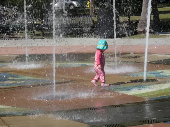 Beautiful, large park on the intracoastal waterway with a wonderful children's museum, splash pad, pier, waterfront boardwalk, white sand beach, mansion, captain's house, mangrove boardwalk, and path around a pond.