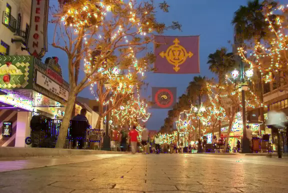 A pretty, pedestrian-only street, with performers, tons of people, and lots of shopping.
