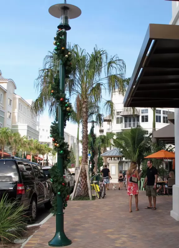 A happening spot with a sunken amphitheater by the water where kids can run in a splash pad and fountains are lit up at night.&nbsp; BurgerFi, Subculture Coffee, and a few restaurants.