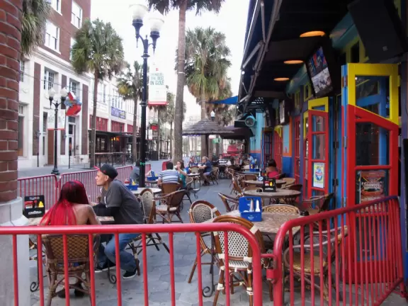 Great restaurants among moss-draped trees (Thornton Park), lit-up highrises at night (Orange Ave), and sun-worshippers enjoying Lake Eola Park.