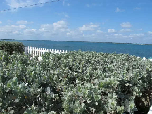 Incredible views on both sides, ocean and intracoastal!