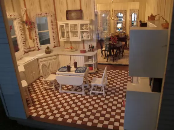 A lovely, well-planned museum with miniature doll houses, and Carnival exhibit.