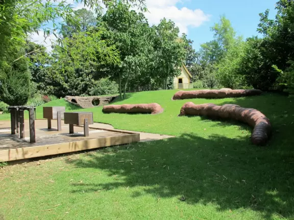 Pleasant large botanical garden with super area for kids.