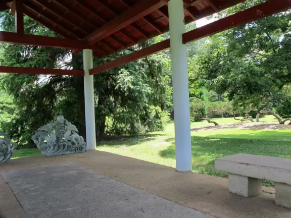 Pleasant large botanical garden with super area for kids.