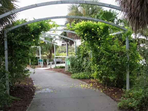 Stunning tropical-themed gardens and cute children's area.