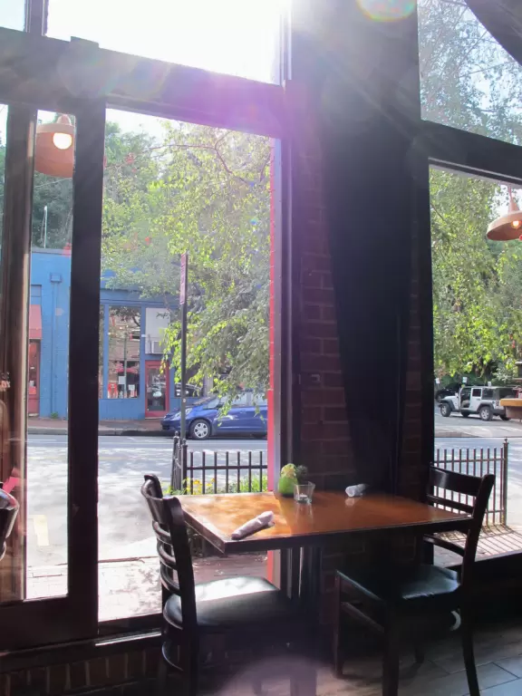 Interesting hippy town, with great restaurants.