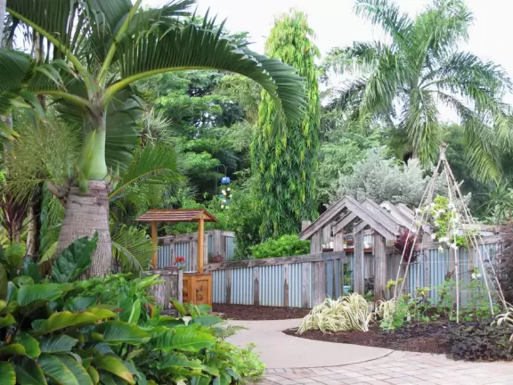 Stunning tropical-themed gardens and cute children's area.
