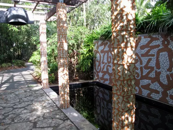 Stunning tropical-themed gardens and cute children's area.