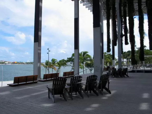 Art museum on the water with fantastic public spaces for all to enjoy, and a good gift shop.