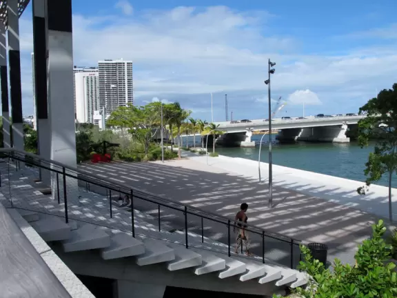 Art museum on the water with fantastic public spaces for all to enjoy, and a good gift shop.