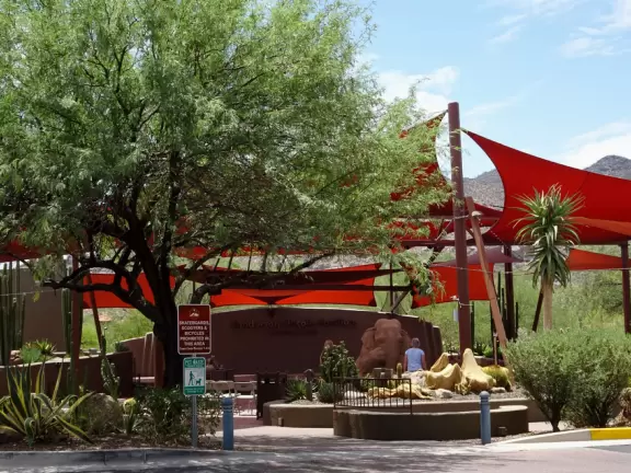 A cute little southwestern town set amidst gorgeous boulders!