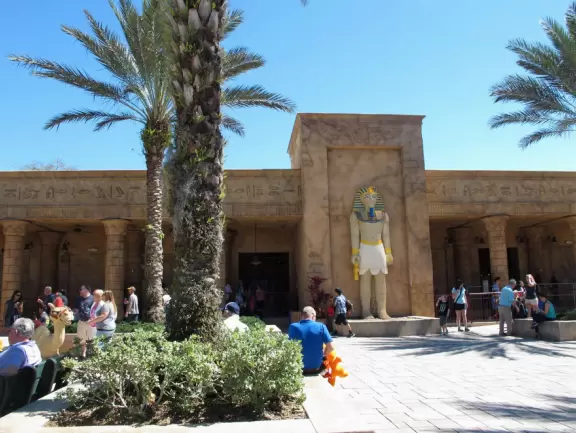 Theme park for young children with lots of rides, with short lines, in a beautiful setting.