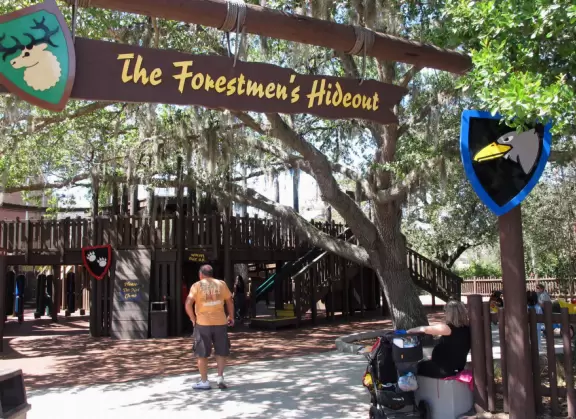 Theme park for young children with lots of rides, with short lines, in a beautiful setting.