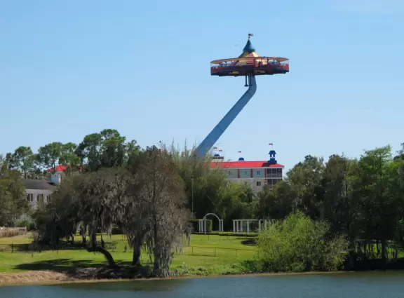 Theme park for young children with lots of rides, with short lines, in a beautiful setting.