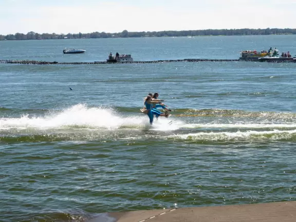 Theme park for young children with lots of rides, with short lines, in a beautiful setting.
