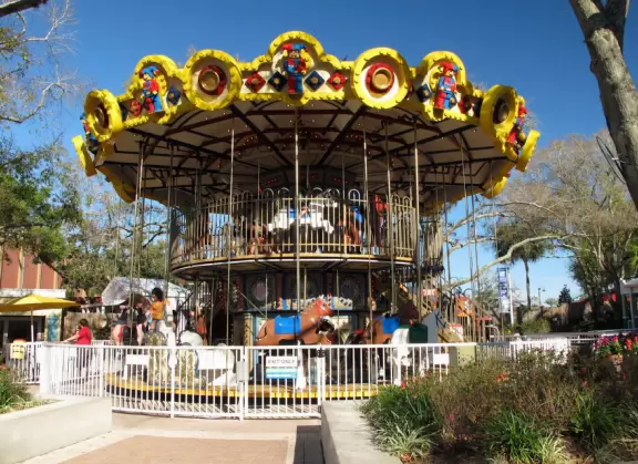 Theme park for young children with lots of rides, with short lines, in a beautiful setting.