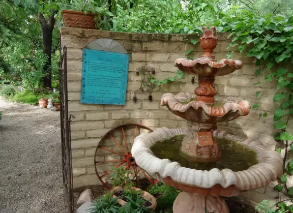 Lovely gardens with many cute areas and unusual plants.