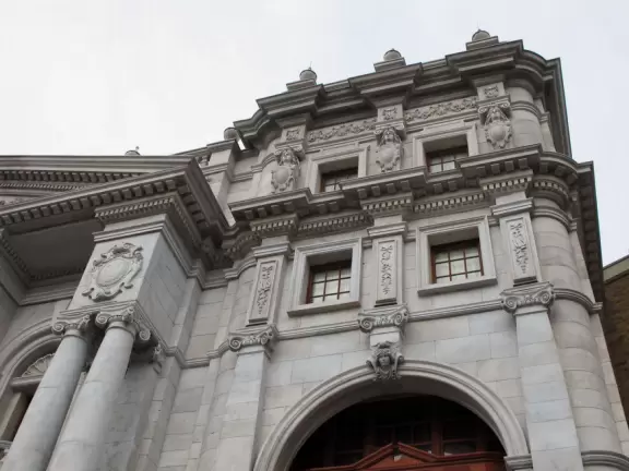 Theme park with fun rides, performers, and wonderful Harry Potter areas.