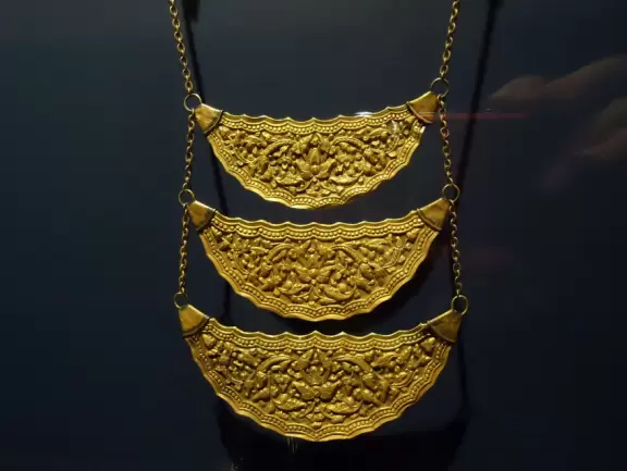 Fantastic museum with collection of pre-Columbian gold collected by Alfred C. Glassell, Jr.