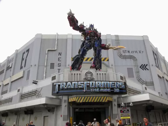 Theme park with fun rides, performers, and wonderful Harry Potter areas.