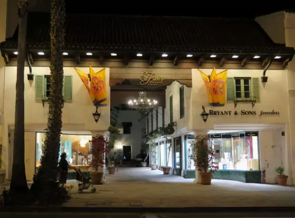 A beautiful and colorful Spanish paseo and courtyard.