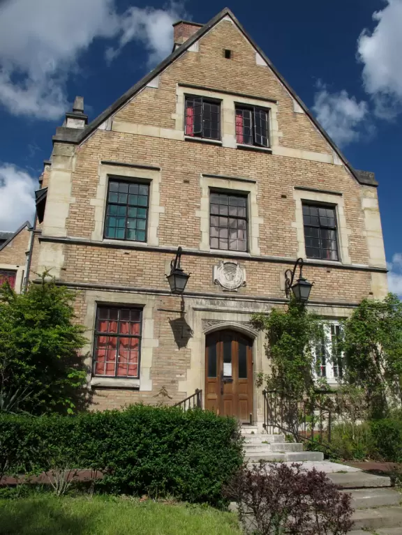 Gorgeous complex with 40 student residences themed after different countries, cafeterias, classrooms, and beautiful quads with flowers and trees.