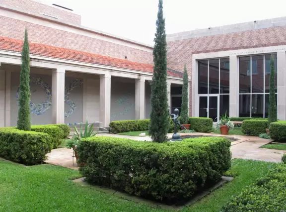 Beautiful gardens on the river, plus some nice classic artwork inside and a fun kid's area.