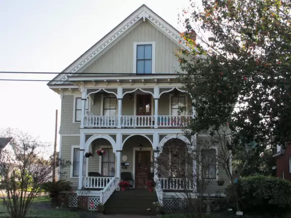 It's nice to walk around the side streets of Fernandina Beach town and see the Victorian homes.