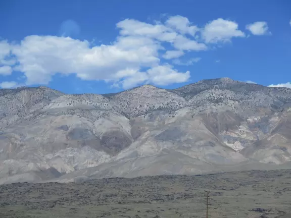 Cute roadside town with glorious mountain views.