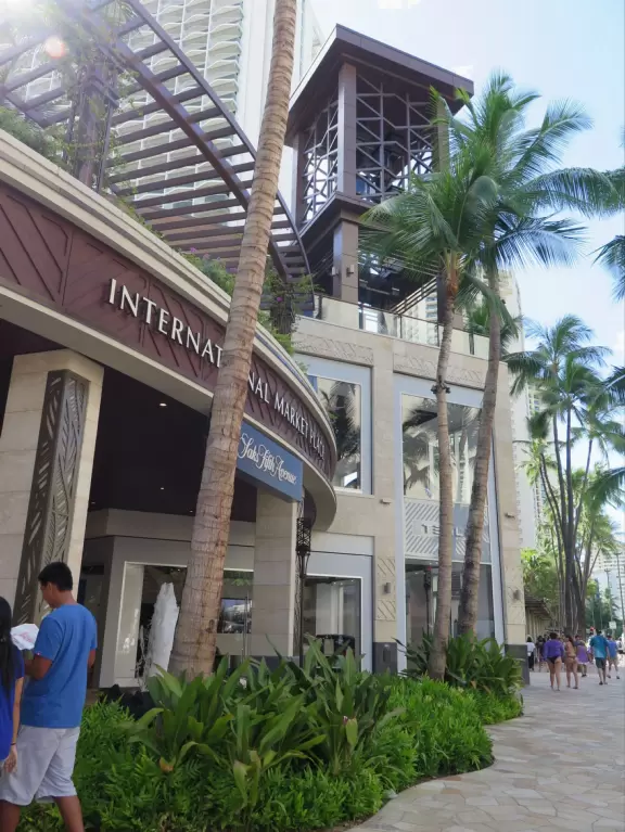 Main street in Waikiki where you can shop for tropical treats.