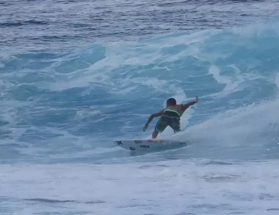 Beautiful yellow-sanded beach with LOTS of sand and huge waves in winter.