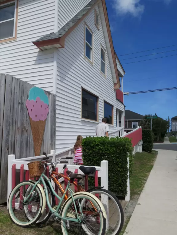Fun town with nice beach, ice cream shops, and boardwalk with amusement&nbsp;park.