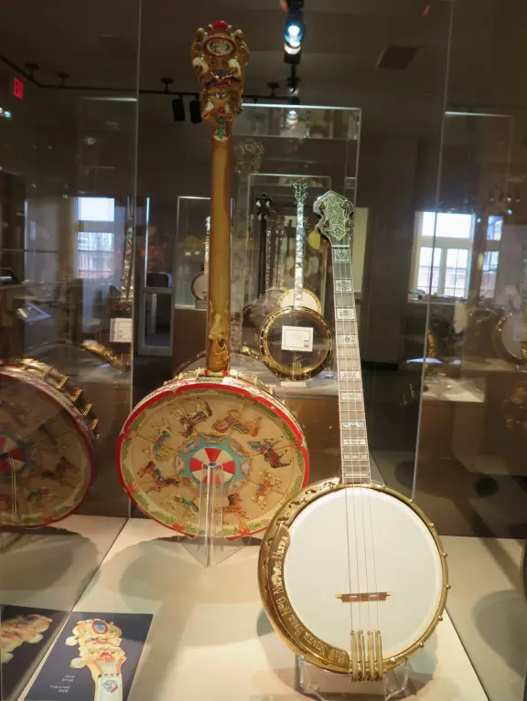 Nice two-storey museum with well-told history of banjo on lit-up porch, beautiful banjos displayed, and front room where you can play a banjo!