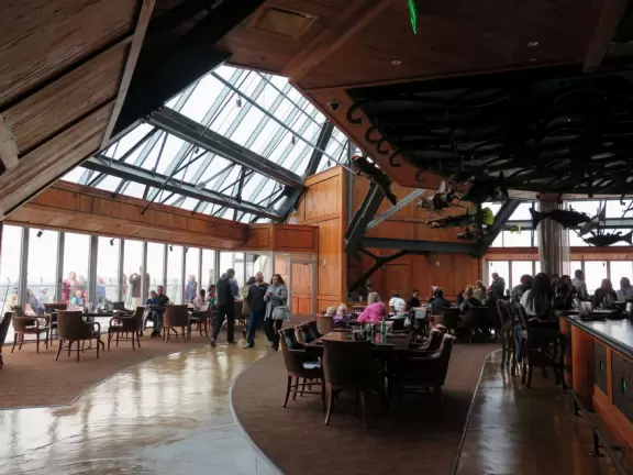 Full of atmosphere, like Disneyland! Take the glass elevator to the top of the pyramid!