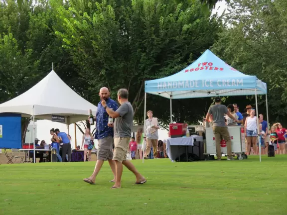 Airy modern architecture and many paintings. Cafe, gift shop, amazing landscaped grounds with sculptures and boulders to climb. Summer concerts.