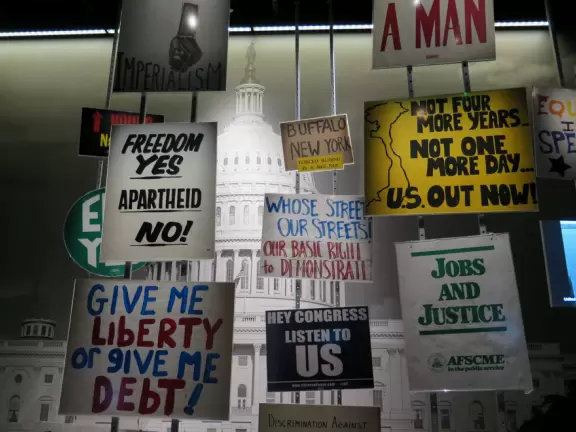 Interesting museum with exhibits on transportation (with great life-size scenes), voting, and items brought to America by immigrants.