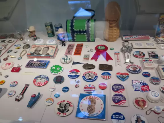 Interesting museum with exhibits on transportation (with great life-size scenes), voting, and items brought to America by immigrants.