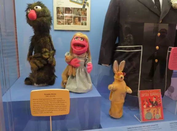 Interesting museum with exhibits on transportation (with great life-size scenes), voting, and items brought to America by immigrants.