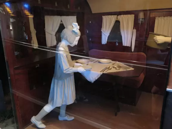 Interesting museum with exhibits on transportation (with great life-size scenes), voting, and items brought to America by immigrants.