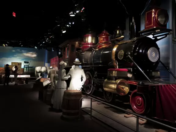 Interesting museum with exhibits on transportation (with great life-size scenes), voting, and items brought to America by immigrants.