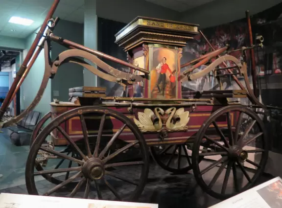 Interesting museum with exhibits on transportation (with great life-size scenes), voting, and items brought to America by immigrants.