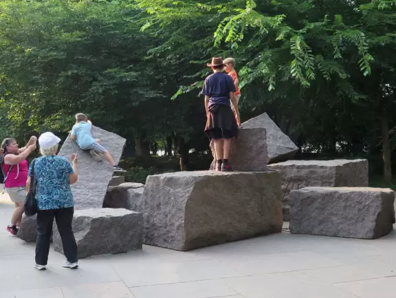 Interesting memorial with many&nbsp;"rooms" portraying the Roosevelt's life, and waterfalls.