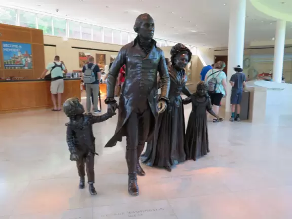 River-view house (by short, guided tour), gardens,&nbsp;and&nbsp;world-class museum.