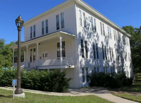 Great place for a walk, with&nbsp;Georgian architecture, busy students, main quad, and trail around the perimeter under gorgeous trees.