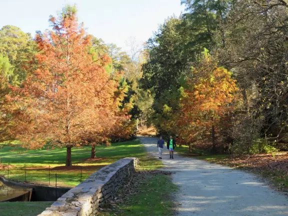 Large world-class garden with lakeside allees, flower terraces, and small Japanese garden.