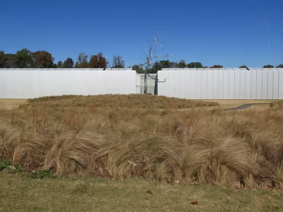 Airy modern architecture and many paintings. Cafe, gift shop, amazing landscaped grounds with sculptures and boulders to climb. Summer concerts.