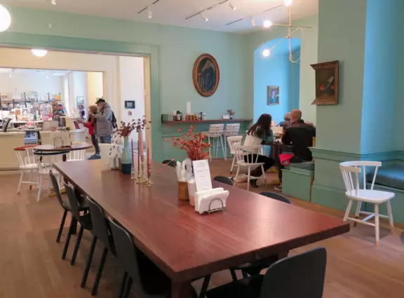 <p>Lovely museum in beautiful historic building with portraits, paintings, and sculptures, many relating to Charleston.</p>